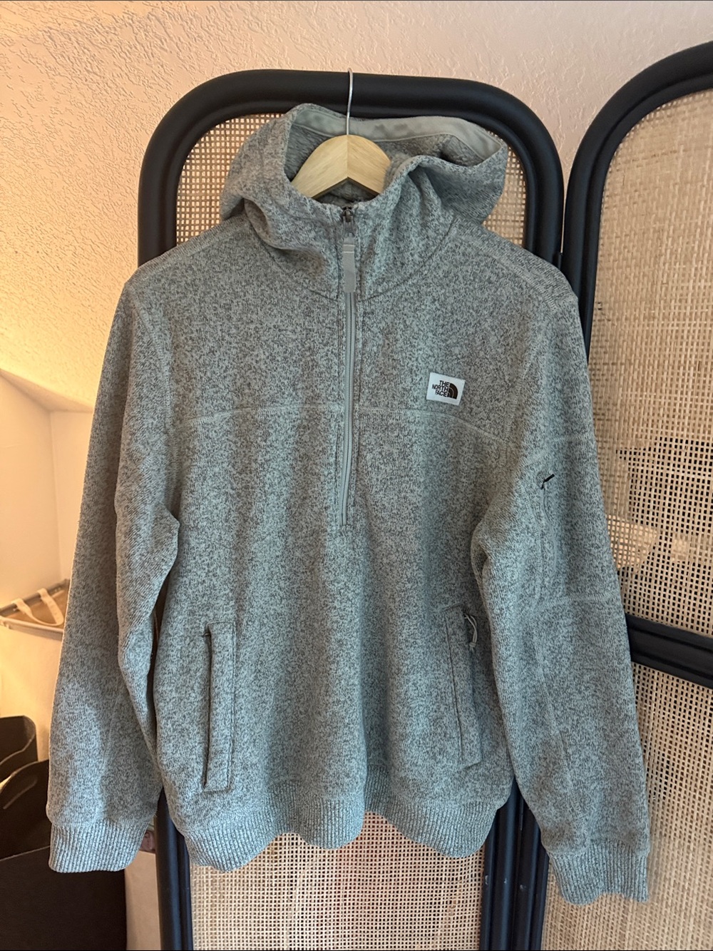 The North Face Men’s Heather Gray Half‑Zip Hooded Fleece L